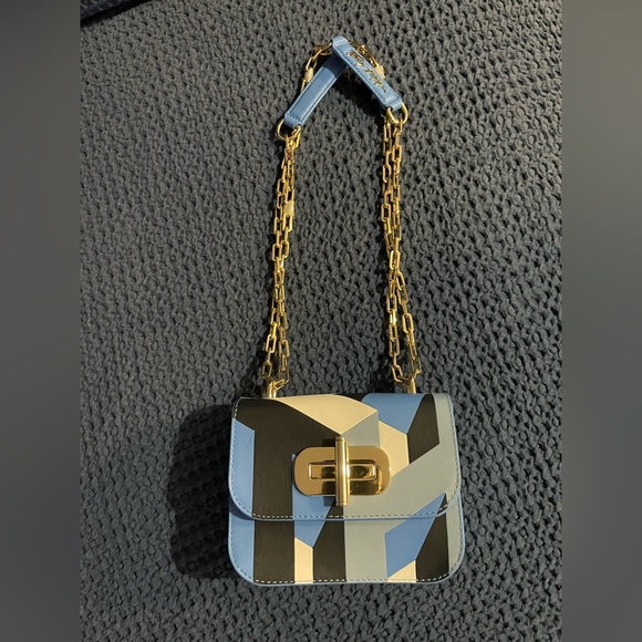 Tommy Hilfiger
TURNLOCK MINI CROSSOVER - Across body bag - Picture 5 of 11